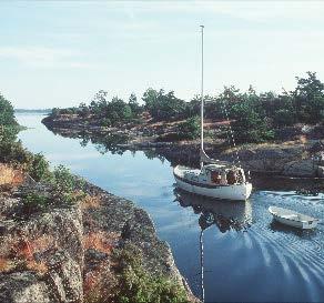 I norra Kalmar län talar hällristningarna från bronsåldern med ett bildspråk som vi saknar koderna till, men bilderna gör oss nyfikna och sätter igång fantasin.
