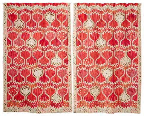 Röd Crocus av Ann-Mari Forsberg, gobelängvariant 272 x 334 cm i två delar. Vävd av Johanna Avdic (ny Mästare) tillsammans med kollegorna Elsa Mörk, Eva Forslund och Helen Carlsson 2015.