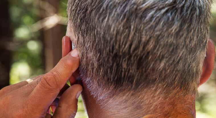 VÄLJ EN GÅNG, SÅ KOMMER DEN ALLTID IHÅG SoundSense Adapt-kontrollfunktionen med en knapptryckning i WIDEX EVOKE använder adaptiv