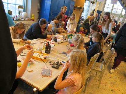 familjen.