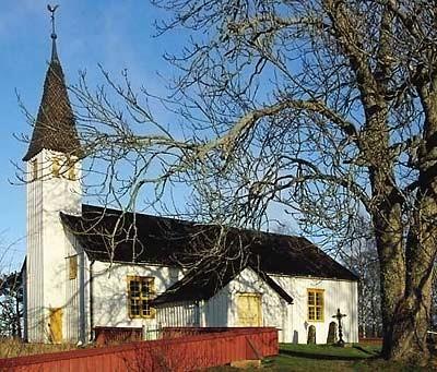 Därför tänder vi ljus i våra fönster och väntar. Advent är en förberedelse tid. Ljusen hjälper oss att närma oss det stora.