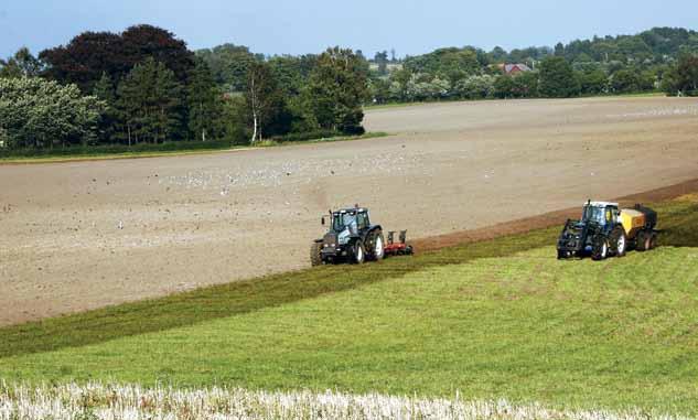 Generellt gäller att måttliga givor av stallgödsel bör tillföras oavsett tidpunkt. Detta innebär bl. a. att vårgivan inte bör överstiga 30 ton nötflytgödsel, 25 ton svinflytgödsel eller 20 ton urin per ha.