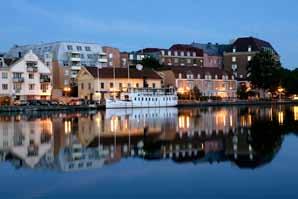 Arbete och möten, fritid och shopping, nöjesliv och dramatisk miljö i form av fall och slussar inget är längre bort än en kvart för våra 54 900 invånare.