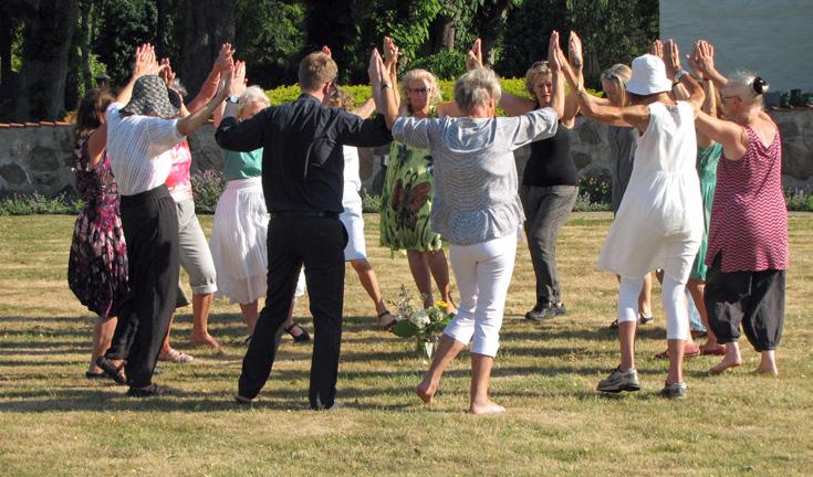 Välkommen till: Slottavägen 4! Bönan Torsdagen den 13 september startar vi Bönan igen. Som vanligt träffas vi i Vejbystrands församlingshem kl.16.30. Daniel 4 Meditationen börjar kl.