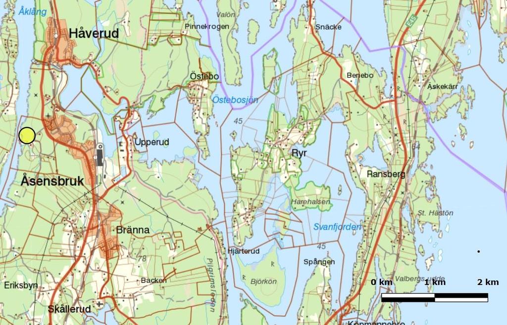 Området ligger i ett strategiskt läge vid sjön Åklången: 200 meter till Sundseruds badplats.