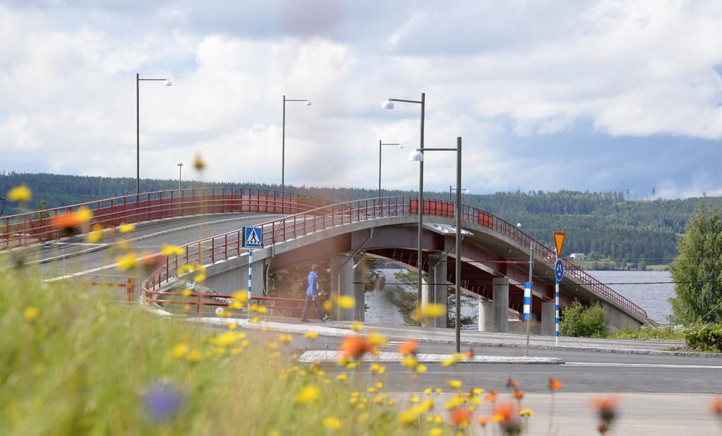 Resor i annan kommun Om du har beviljats färdtjänsttillstånd i Östersunds kommun och ska vistas en kortare tid i en annan kommun kan du ansöka om att få åka ett begränsat antal färdtjänstresor även