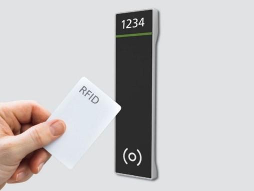 XS4 RFID låsen använder DESfire Mifare kommunikation och är NFC kompatibel. En eller flera användare skall ha tillgång till ett eller fler skåp och kunna öppna och stänga oberoende av varandra.