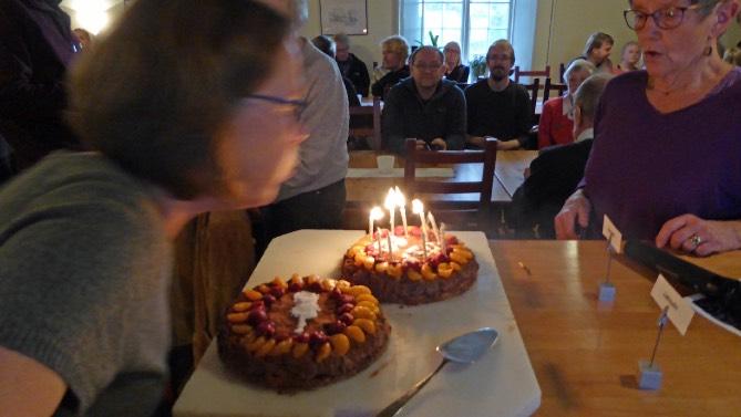 ÖSF:s 90-års jubileum forts Under middagen delades fem förtjänsttecken i guld ut: Brita och Kurt Ehlert, Christer Samuelsson, Hans Norberg och Lisa Hellsten Reuber.