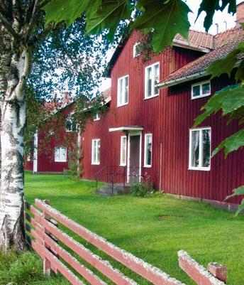 1911 är tidigt för elström till bostadshus i Glasriket men även i Johansfors var man tidig med att erbjuda ström för belysning i bostäder.