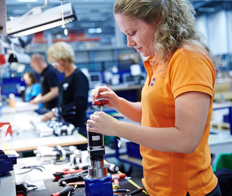 Hög kapacitet ISO 14001 och snabb service ISO 9001 Kundanpassade lösningar Vår förädlingsavdelning monterar, förädlar och kompletterar olika produkter i vårt sortiment.