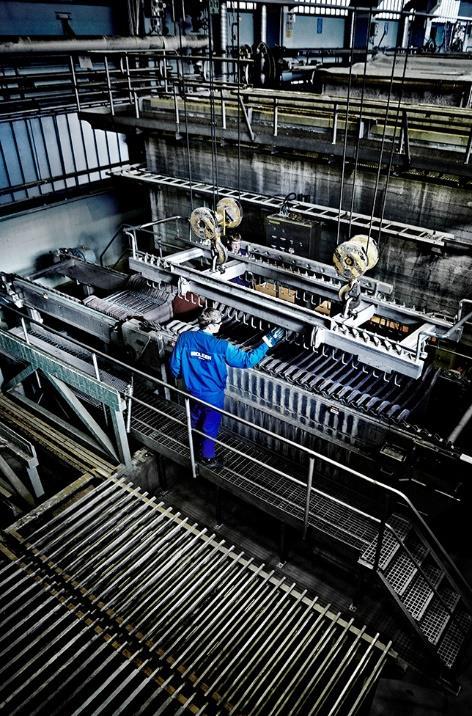 Produktionen av guld minskade på grund av lägre ingående halter i råmaterialen. Harjavaltas kopparavverkning ökade något jämfört med andra kvartalet som påverkades av underhållsstopp.