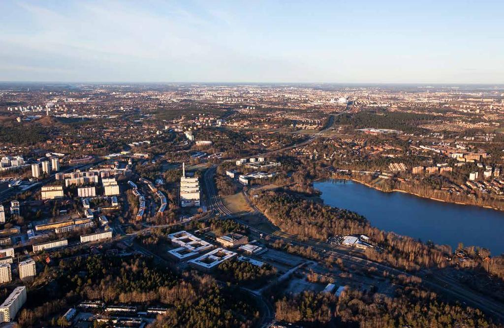 I hjärtat av söderort Telestaden har ett mycket bra kommunikationsläge med goda spårbundna kommunikationer med både tunnelbana, pendeltåg och mängder med