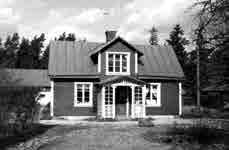 Förr i tiden - sockenvandring del 2 Fortsättning på Bengt Eliassons dokumentation Så minns jag bebyggelse och folk i Tingstäde mellan åren 1925 och 1935 som började på väg 148 från Lokrume mot