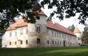Grad- dvorec Beltinci Prekmurje- Beltinci, neokrnjena narava ob reki Muri.