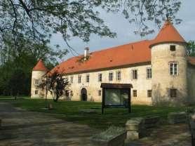 ZGODOVINA GRADU V Beltincih naj bi že v srednjem veku stal grad. Dvorec, ki so ga v prvi polovici 16. stoletja pozidali grofje Banffyji, je prvič omenjen v virih pa leta 1605.