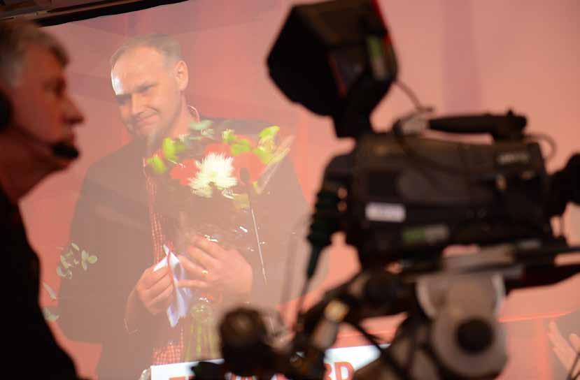 Jonas Sjöstedt omvaldes som partiordförande på Vänsterpartiets kongress i Stockholm i januari i år. Hur ser du på att LO-ledningen svajar i vinstfrågan?