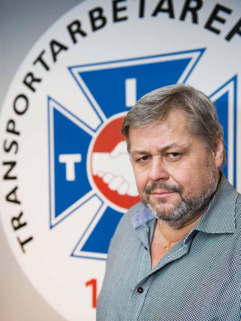 Reportage Intervju 34 Rött 1/2013 1/2014 Lars Lindgren Titel: Förbundsordförande Fritid: Läser, mycket skönlitteratur, men även deckare och historia. Familj: Frun Christel samt två vuxna söner.