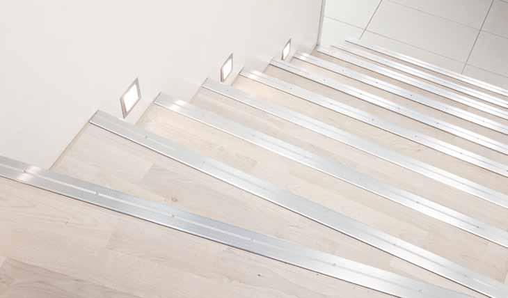 GoLVPROFILER trappkantlister Trappkantlister är idealiska för trappor och trösklar. De skyddar mot slitage och täcker ytmaterialets kanter samtidigt som halkrisken minskar.