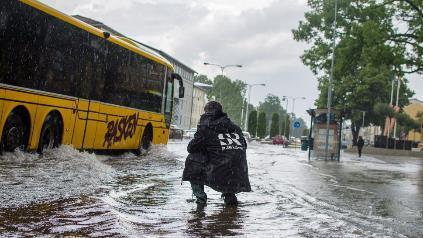 Överallt, men rör sig mot