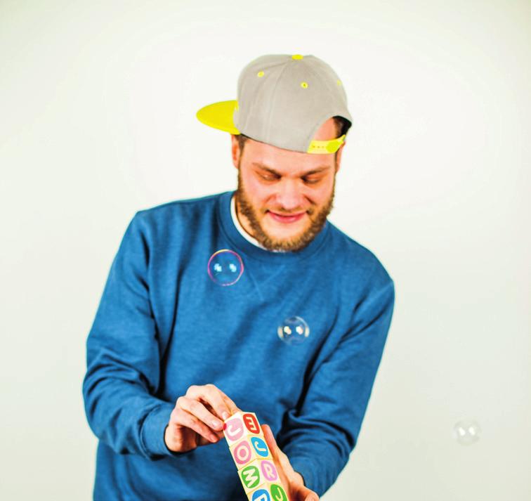 15 John Landenfelt är en av Sveriges främsta freestyle/battlerappare som under namnet Shazaam har turnerat världen runt.