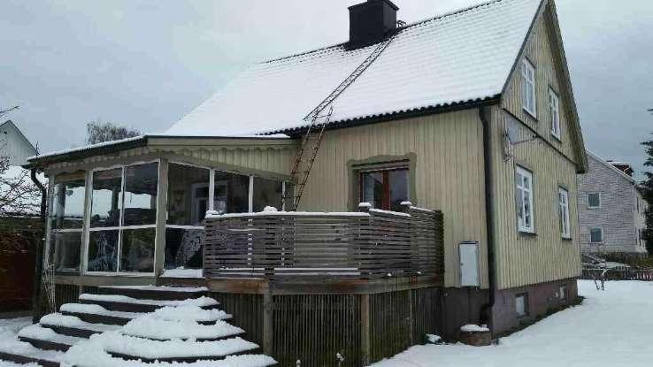 Besiktningsteknikerns reflektion Noteringar som besiktningsteknikern särskilt vill påtala Bostadsbyggnad Huset bedöms vara i bra skick, stora renovering har utförts sedan tillträdde1988.