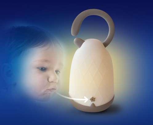 är magisk! Blås på lampan för att tända och släcka den! Det är en innovativ nattlampa som ger trygghet för barnet. LumiBlo är liten och smidig, kan bäras i handen och användas både hemma och på resan.