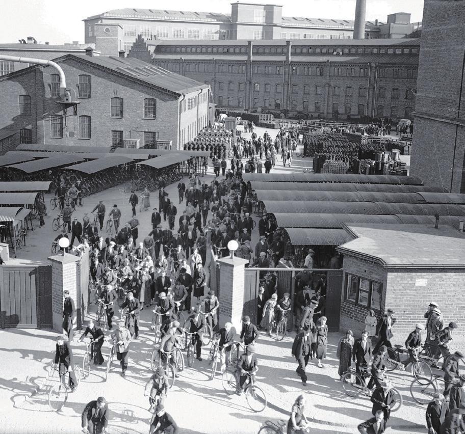 OM HUSETS HISTORIA KARLSGATAN 2 ETT HUS TVÅ MUSEER Mimerverkstaden byggdes 1911-12 och 1914-15. Byggnaden är en av de största och mest framträdande byggnaderna från ASEA:s tidiga år i Västerås.