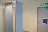 Efter att vi pratat lite kommer ni gå in i ett väntrum där ni får hänga av jacka, mobiltelefon och
