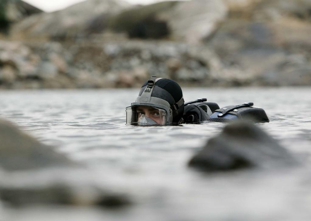 Signe Stövring Nielsen Foto: Johan Lundahl/Combat Camera/Försvarsmakten 27 år, sjöman, motormekaniker, Fjärde sjöstridsflottiljen i Berga Du lär dig att funka i grupp tillsammans med andra även om ni