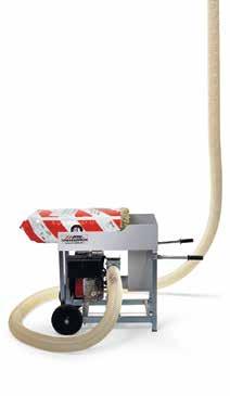 Atticsprutan är lätt att sköta och finns att hyra hos din byggmaterialhandlare. ENKELT Maskinen placeras på marken, slangen monteras och dras upp på vinden. Sedan matas maskinen med Vindsull.