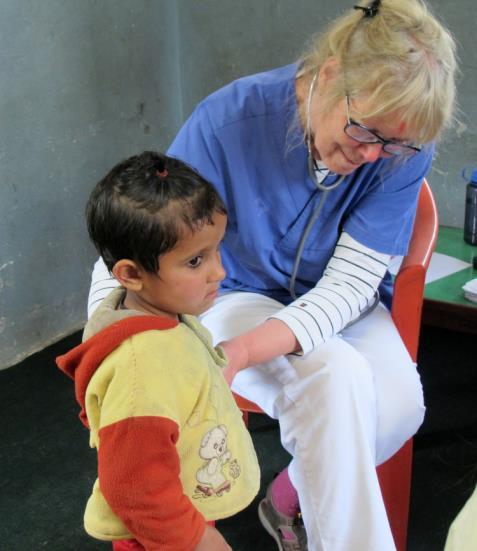 Tre läkare (varav en nepalesisk) och två sjuksköterskor genomförde denna camp på Jyamrungs skola tillsammans med sjukstugans personal och två nepalesiska tandläkare.