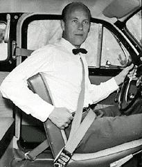 Rullbälten i Volvo Amazon År 1959 var Volvo först i världen med att montera statiska trepunktsbälten i en serietillverkad personbil, men sedan långt tidigare hade säkerhet kännetecknat varumärket.