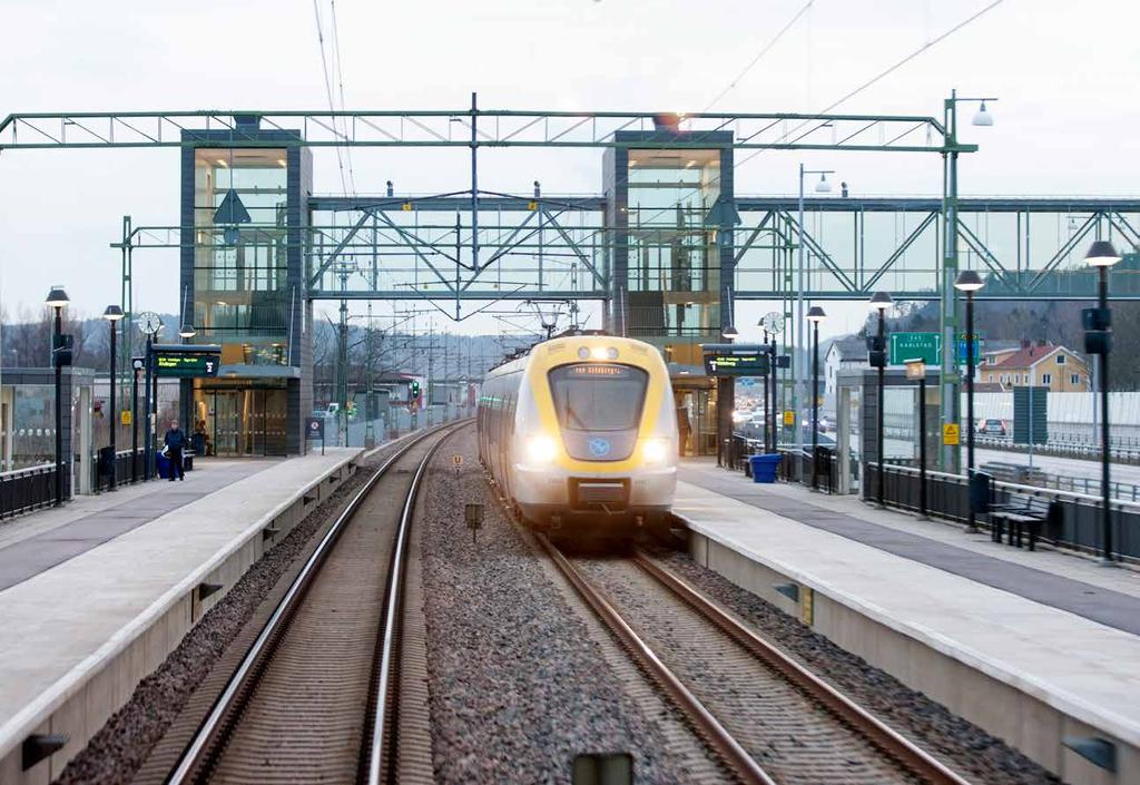 4.16 Gångbro och stationsrum I stationer som huvudsakligen trafikeras av pendlare utgör passagen över spåren en snabb gångförbindelse som inte behöver utrymmen för väntan.