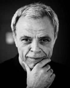 Douglas Foley Min egen erfarenhet från klassbesöken är att det är bra om klassen har läst någon av mina böcker.