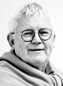Arne Norlin Författarbesök i skolor ska vara roliga. Ibland känner jag mig mer som en ståuppare än en som skriver böcker. Alla vet vem jag är.