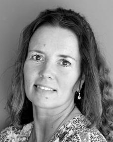 Camilla Lagerqvist Hur får man idéer till en bok? Kan en tidningsnotis, ett gammalt fotografi eller något en äldre person berättar bli en bok? Svaret är ja!
