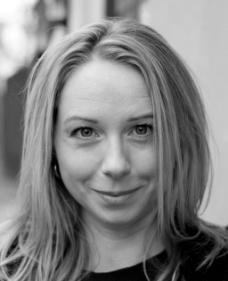 Annika Widholm Jag berättar hur jag får idéerna till mina böcker, exempelvis den arkeologiska deckaren Stenkistan som handlar om ett gåtfullt skelettmysterium.