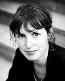 Maria Frensborg Är du känd? Gillar du sushi? Hur skriver man en bra bok? Eleverna brukar ha många frågor. Jag svarar på allt och lite till och ger mina bästa författarknep och tips.