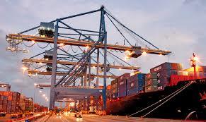 Ship to gate (STG) automatisk process De största containerterminalerna i världen har börjat automatisera hela processen, från det att containern lyfts från fartyget tills lastenheten lämnar hamn