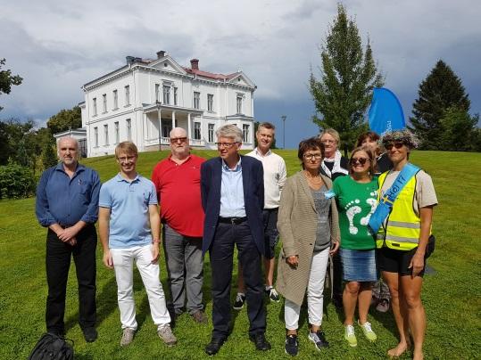 En reseberättelse Forskare cyklar 250 mil, för bättre fothälsa vid diabetes Med avhandlingen i cykelväskan gav jag mig, Ulla Hellstrand Tang, ut på Hoj17 för att fullgöra högskolans tredje uppgift,