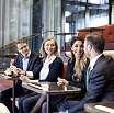 Intressenter Kunderna Dialog med intressenter Banken samverkar med många olika aktörer i sin verksamhet och för en löpande dialog med dem för att försäkra att deras förväntningar är beaktade i