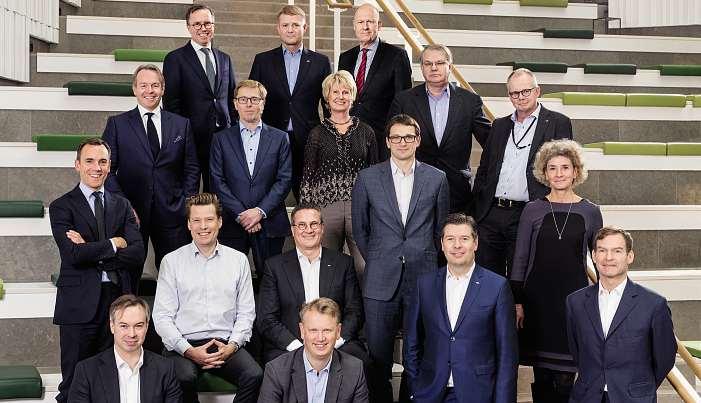 Verkställande ledning 11 16 13 2 17 14 4 8 12 9 7 5 6 1 10 3 15 Verkställande ledning 1 Johan Torgeby Befattning Verkställande direktör och koncernchef sedan 2017 Anställd i SEB sedan Född Egna och