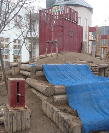 i Nagoya samma år. Under resan fick vi kontakt med en Naturskola i Tobetsu på Hokkaido som kallas TEC, Tobetsu Ecological Community.