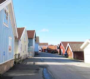 gatan och mellanrum mellan bodarna som ger