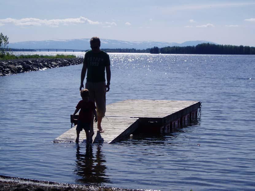 Sommarbad i Storsjön. Foto R Ankre.