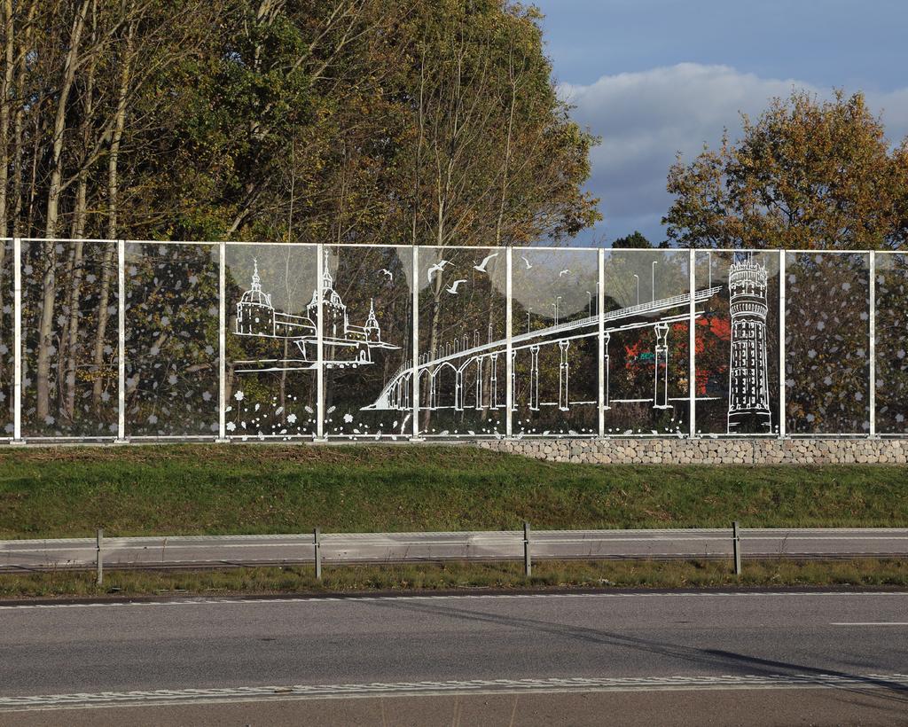 Uppdrag - Evenemangsarena Lindö Genomförd Samhällsbyggnadsnämnden i samverkan med kommunstyrelsen och Destination Kalmar AB får i uppdrag att utreda en evenemangsarena på Lindö.