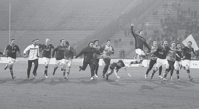 Z aktívnych spoluhráčov sú pred ním John Terry (587) a Frank Lampard (621), nedostihnuteľným lídrom sa javí Ron Harris so 795 zápasmi za Blues v rokoch 1961 1980.