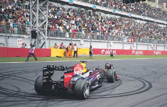 www.sport.sk FORMULA 1 31 aj o vystrúhanej paráde v indickom cieli Za tento prejav Vettelovej radosti dostal Red Bull pokutu 25 000 eur. iné pocity.