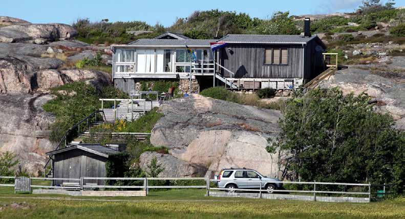 ÖDDÖ SÖDER OM STRÖMSTAD Sjönära tomt med havsutsikt och båtplats. SÅLD NORR OM GREBBESTAD Sjönära fastighet med helrenoverat boningshus med gamla anor.