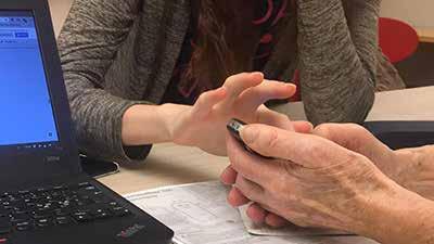 IT-HJÄLPEN Har du frågor om din dator, surfplatta eller mobiltelefon? Biblioteken i Mölndal hjäper dig som har frågor om teknik i vardagen. Inga frågor är för dumma. Kostnadsfritt, varje vecka.